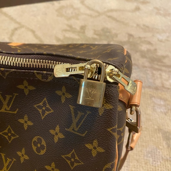 Louis Vuitton Keepall Bandouliere 55 - Picture 6 of 8